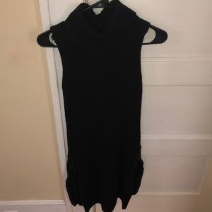 Turtle neck tank sweater